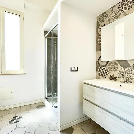 Pgs Immobiliare Srls Margherita bilocale con balcone vista mare *